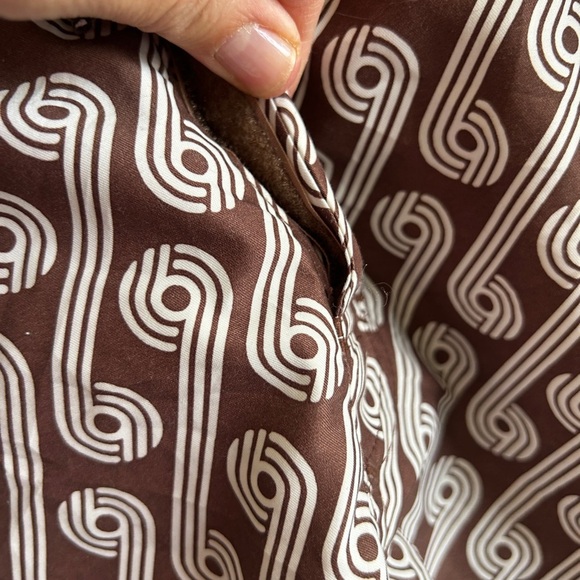 GUC Penguin brand swim trunks with liner, size 32. Drawstring waist. Velcro fly. - Picture 4 of 12